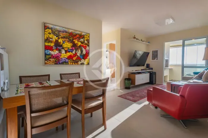 Apartamento 3 dormitórios com vista mar