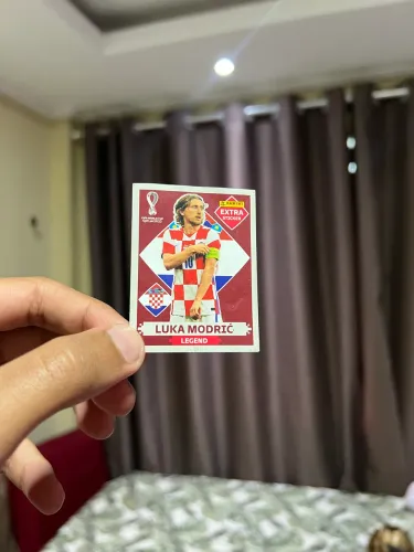 Figurinha extra Luka Modri? bordô 2022