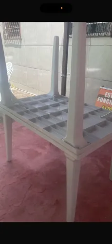 Mesa Branca cabe 6 cadeira