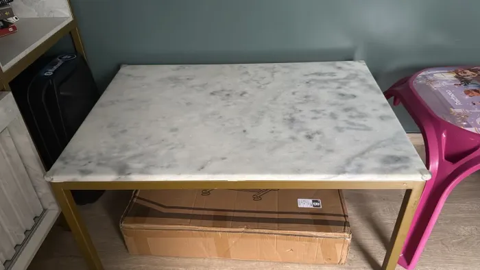 Mesa de centro em mármore