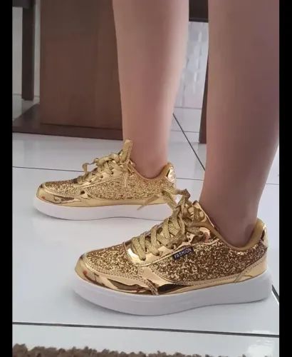 Tenis de festa brilhoso