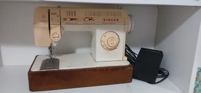 SINGER Máquina de costura Facilita 43