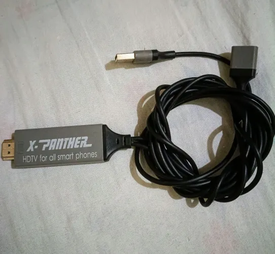 X-Panther HDTV, utilizado para espelhar a tela de smartphones em televisores via cabo.