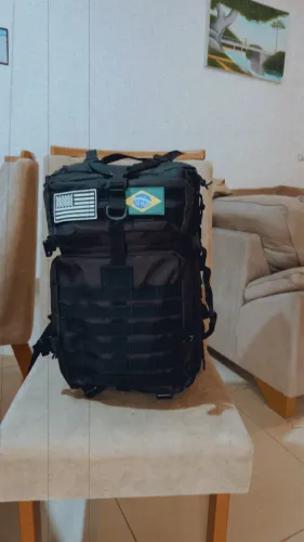 Mochila tática é impermeável de excelente qualidade