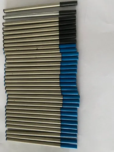 Vendo carga de canetas 32 unidades, cada unidade R$ 3,00 reais. Sendo 24 azul e 8 preta
