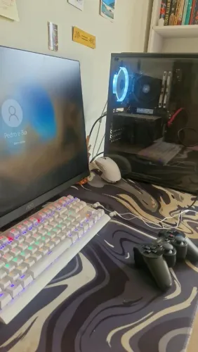 PC Gamer completo! Com monitor 180hz... roda muita coisa!