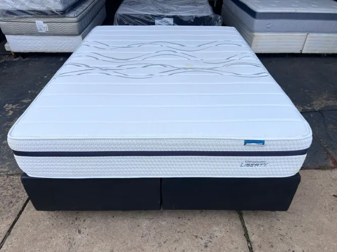 Cama box Queen size Colchão Ortobom molas ensacandas bambú 