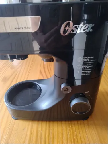 Batedeira Oster planetária 750w