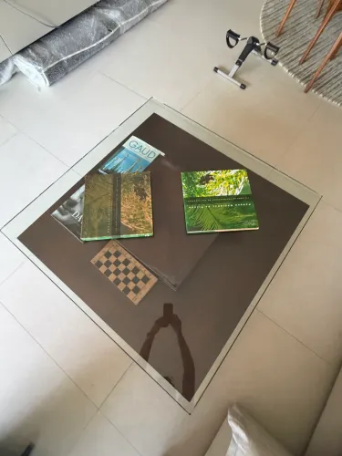 Mesa tampo de vidro 15mm e base de madeira
