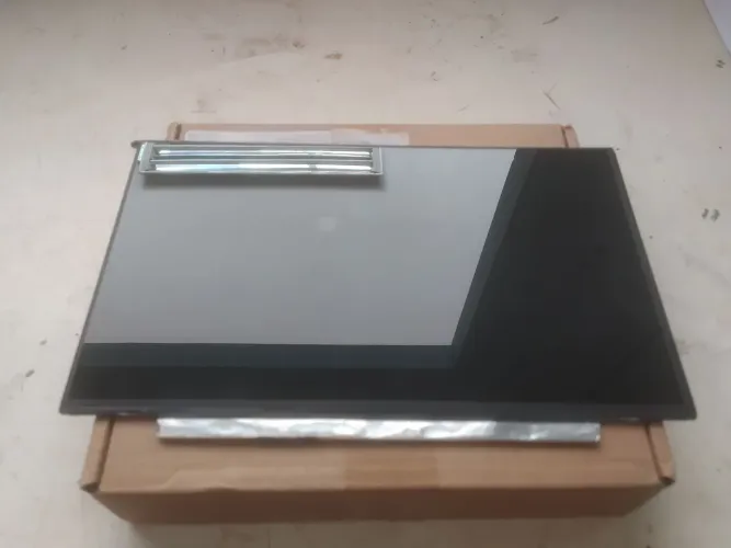 Tela notebook 14 slim 40 vias semi nova