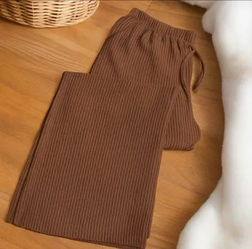 Calça pantalona texturizada