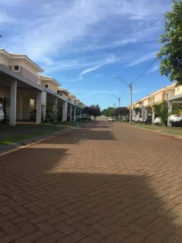 Casa de 117m² com 02 suítes à venda em condomínio - Portal das Flores em Sertãozinho