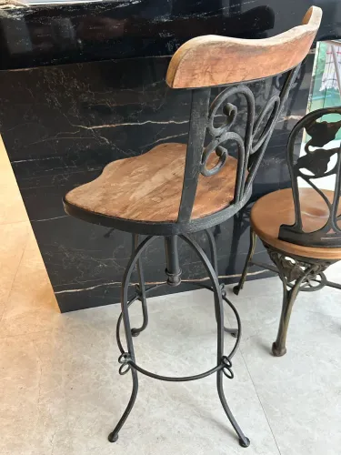 Banquetas rústica em ferro e madeira