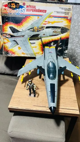 Avião X30 comandos em ação Gi Joe muito bonito com caixa !!!!!