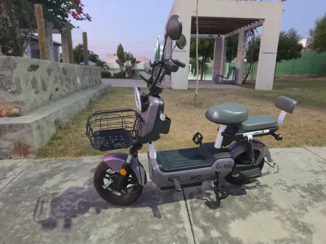 Moto eletrica Gotrix semi nova