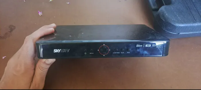 Receptor de TV por satélite SKY HDTV Slim