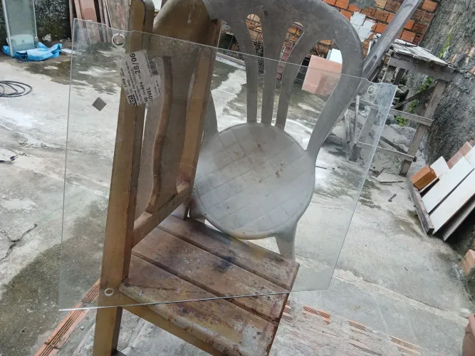 Vendo balancin de vidro nunca usado mede 58x69,5
