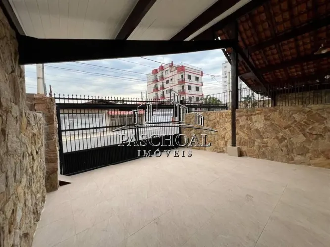 CASA COM 2 QUARTOS 1 SUITE - PISCINA - TUPI - POR R$680MIL
