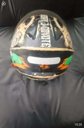 Capacete