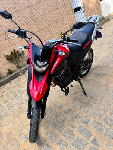 Lander 250, impecável