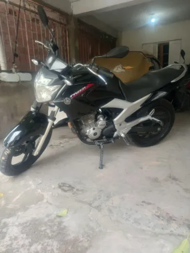 Yamaha Fazer YS250