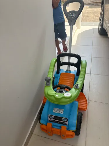 Carrinho quadriciclo infantil 