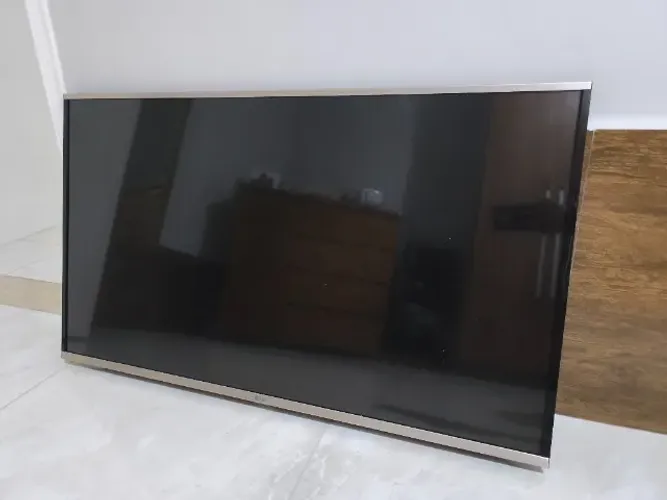 Tv 43 polegadas Smart LG com defeito