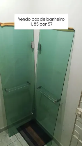 Vendo porta de banheiro