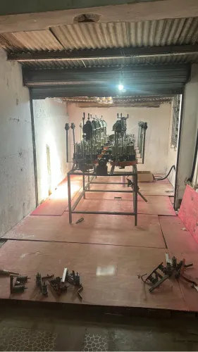 Vaga de emprego em fabrica e loja de corda