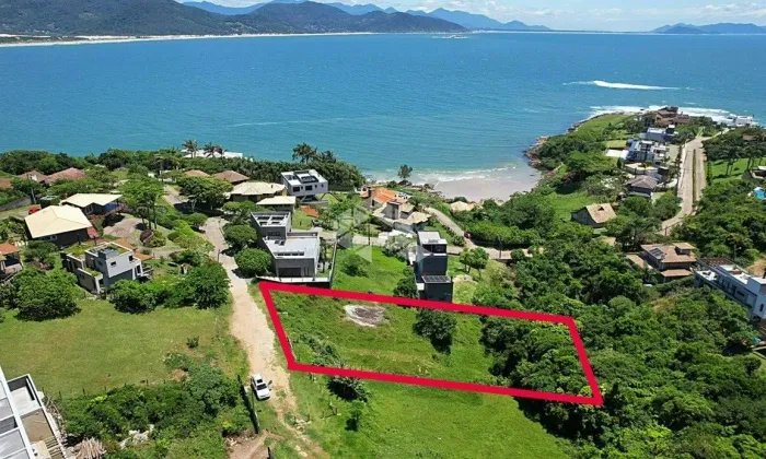 Terreno à venda na Ponta da Vigia com vista para o mar em Garopaba SC com 1.370m²