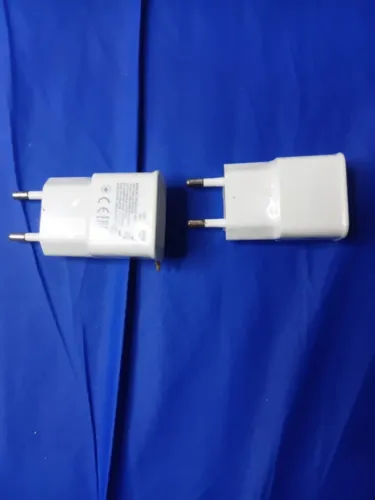 Carregador De Tomada USB Novo - Cor Branca