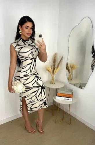 Vendo vestido elegante.