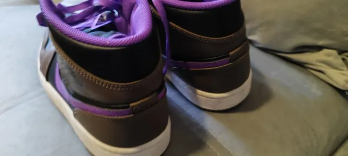 Air Jordan 1 Mid Palomino Wild Berry