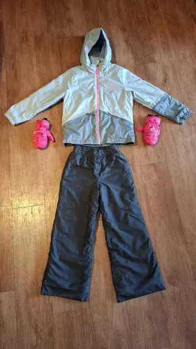 Vendo Casaco + Calça de neve infantis Wedze (Decathlon) + luva infantil - tamanho 8 anos