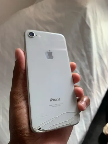 IPHONE 8 64gb em perfeitas condições