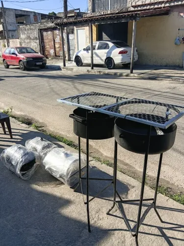 Churrasqueira de tamanhos e modelos diversos