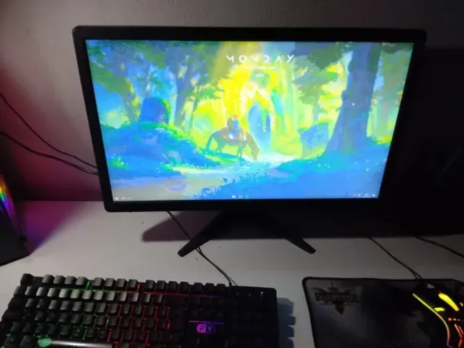 PC Gamer Ryzen 5 4600G 16GB + Monitor + Teclado/Mouse