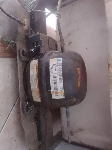 Motor/compressor de geladeira usado