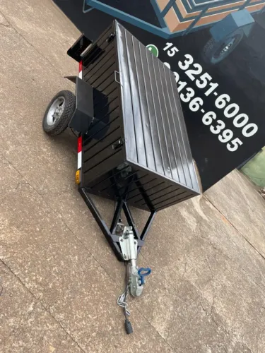 Carreta bau para moto puxar fechada