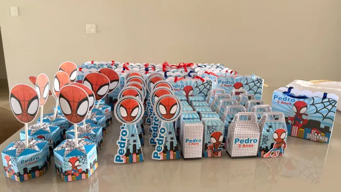 VENDO lembrancinhas personalizadas tema Homem-Aranha