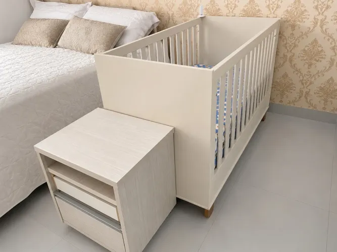 Berço Infantil Off-white (Marfim) - Muito Pouco Usado |