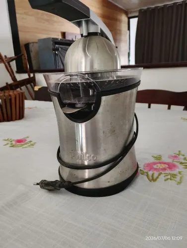 Espremedor de laranja e limao