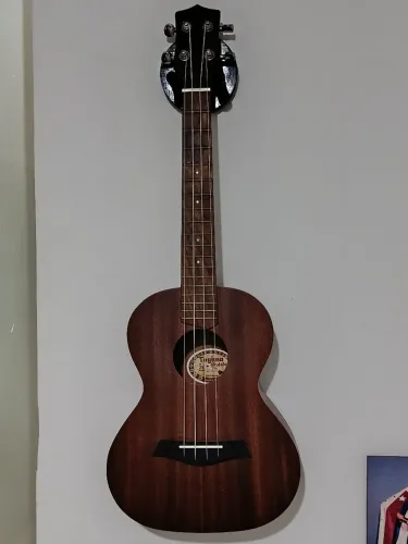 Ukulele Tagima tenor 27k