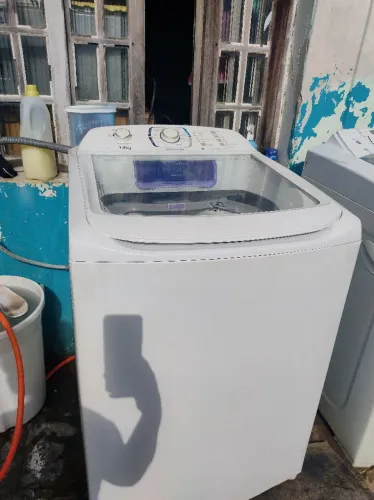 Vende se máquina de lavar roupa 220 volts