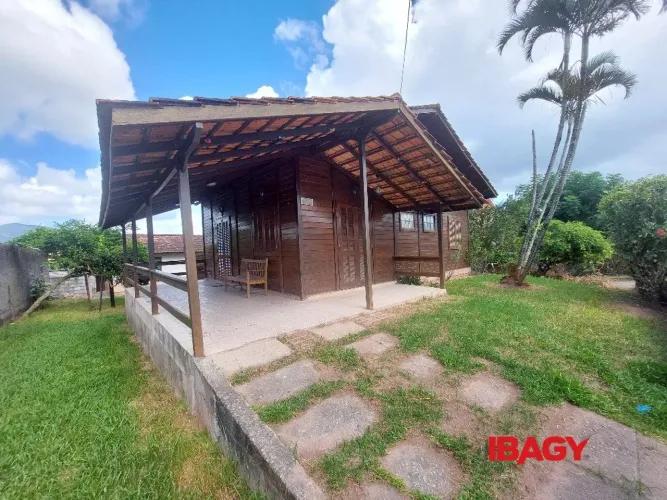 Excelente Casa 3 dormitório(s) em Campeche - Florianópolis