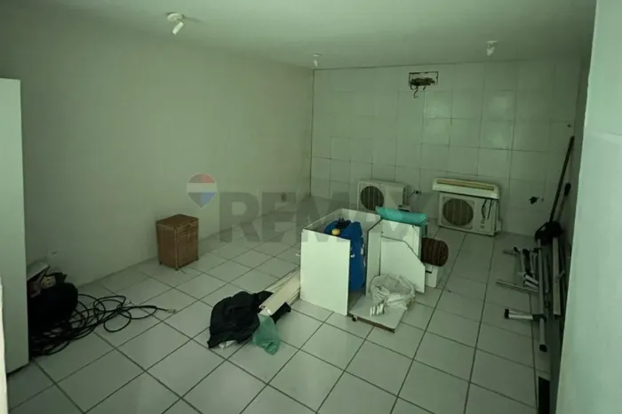 Espaço Comercial Moderno no Cordeiro - 7 salas, copa/cozinha e Recepção.