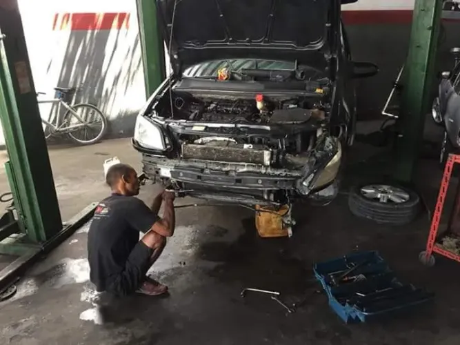 Sou mecânico de carros estou disponível pra trabalhar 