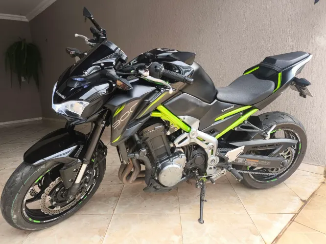 Kawasaki Z900 2019/19 com 1600km rodados