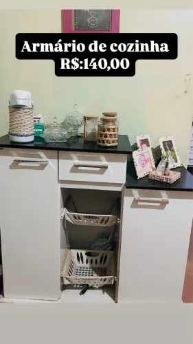 Armário de cozinha com fruteira 