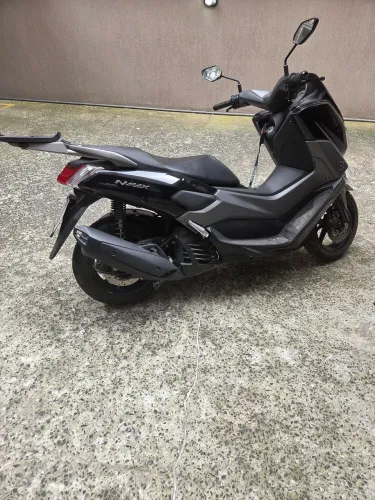 Moto nova muito pouco uso